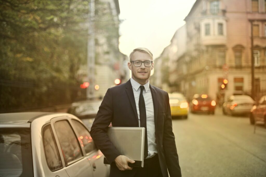 Specialist Airport Transfer for individuals and groups to and from the airports in London